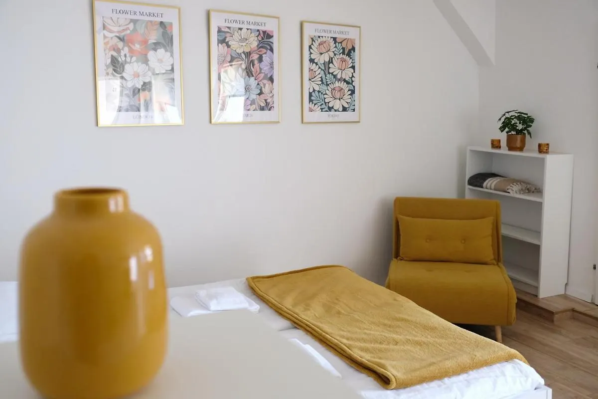 Neues Apartment Im Zentrum Von Graz Fuer 2 Personen Austria